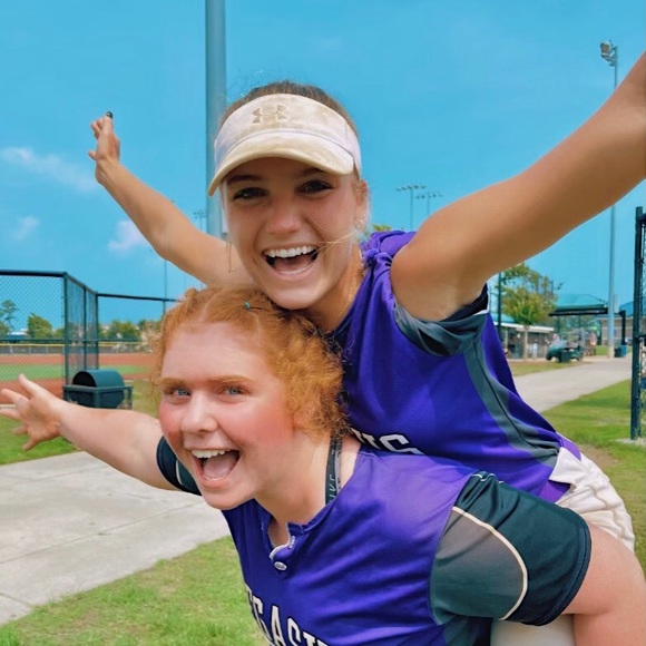 Meet your Posher, Hailee - Picture 2 of 4